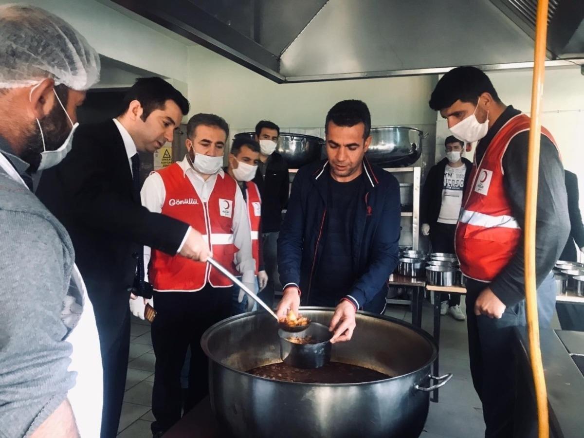 Hizan&rsquo;daki ihtiya&ccedil; sahiplerine yemek yardımı