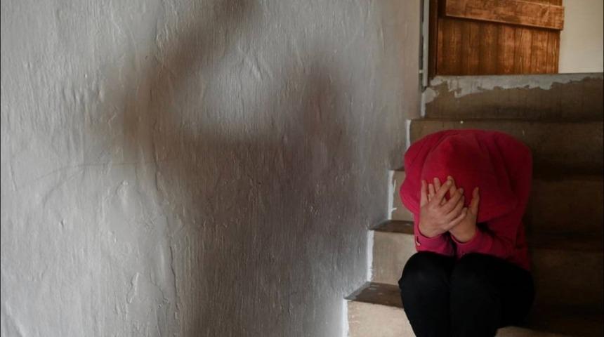 Sağlık uzmanları, akıl sağlığı, ev içi şiddet ve çocuk güvenliği konusunda "ikinci bir pandemi" uyarısı yaptı