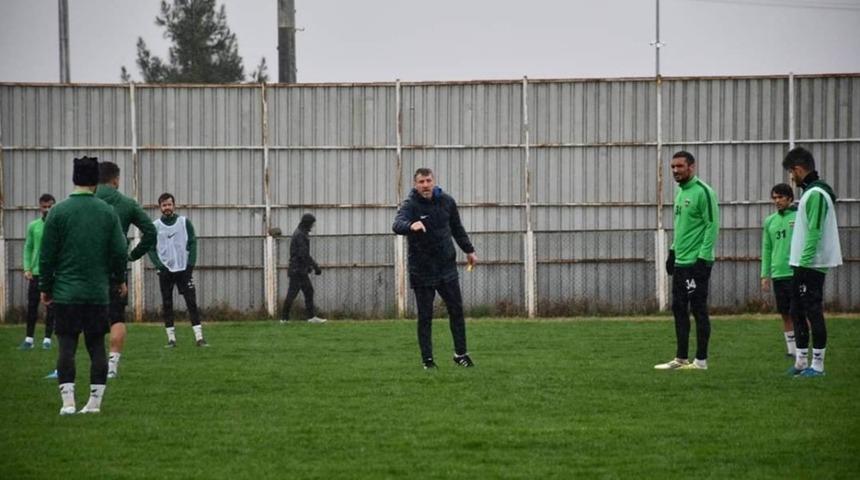Diyarbekirspor teknik heyeti ve futbolcularına korona vir&uuml;s testi