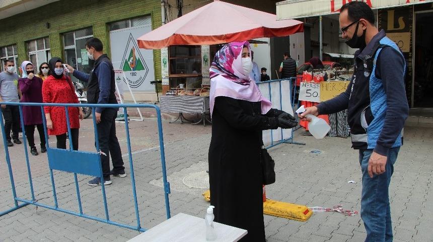 Devrek&rsquo;te 2 g&uuml;nl&uuml;k sokağa &ccedil;ıkma kısıtlamasının ardından yoğunluk oluşmaya başladı