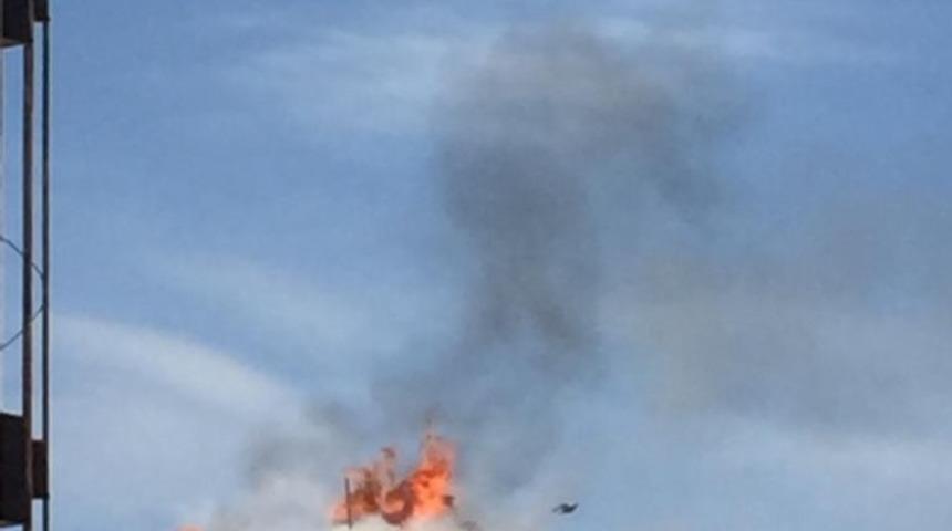 Niğde&rsquo;de &ccedil;atı yangını korkuttu