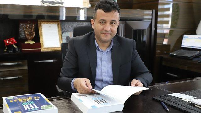 Başkan Doğan’ndan 555 öğrenciye soru bankası