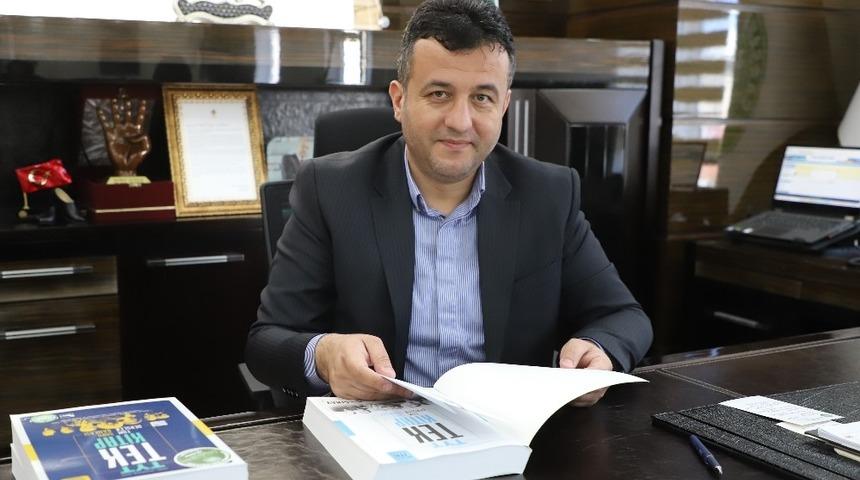 Başkan Doğan’ndan 555 öğrenciye soru bankası