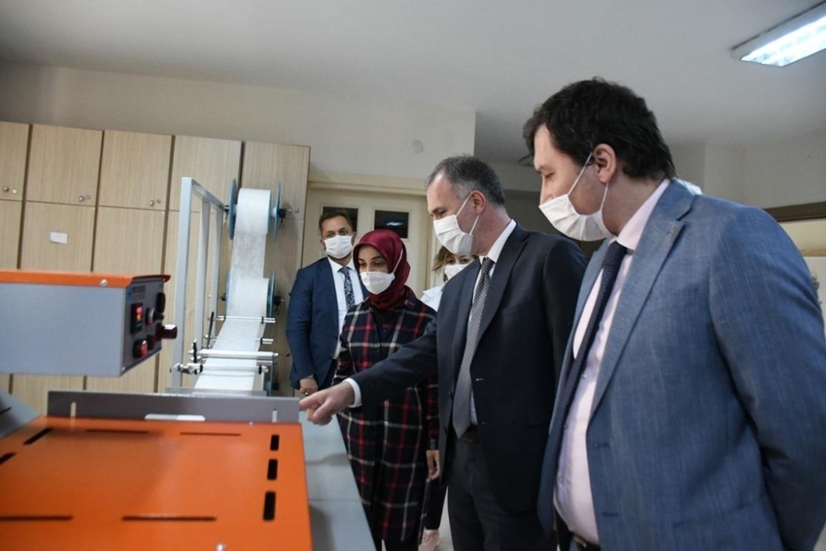 İneg&ouml;l Belediyesi &uuml;cretsiz maske temin noktaları oluşturdu