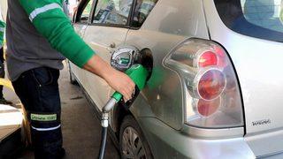 Akaryakıtta indirim bekleyenlere kötü haber