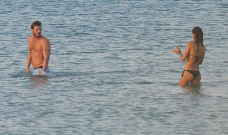 Kıvanç Tatlıtuğ ve Başak Dizer halk plajında G4