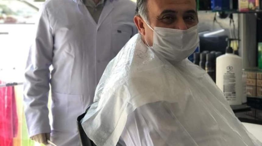 Berberler açıldı, Başkan Cabbar tıraşını oldu