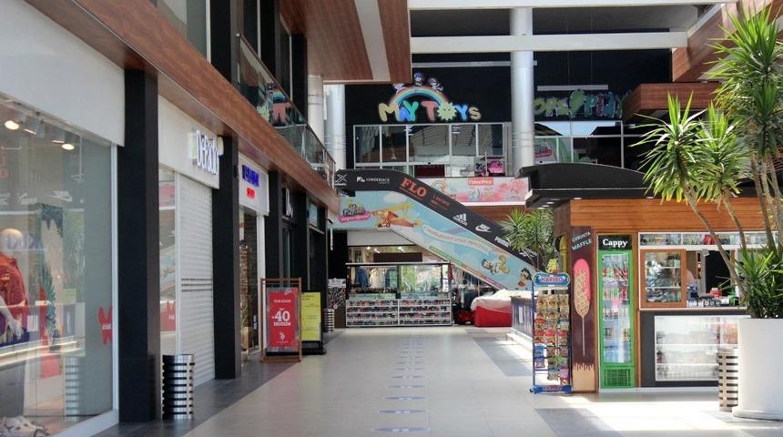 Muğla&rsquo;da AVM&rsquo;ler boş kaldı