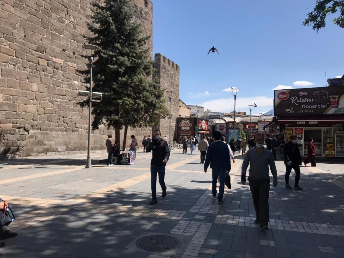 Kayseri&rsquo;de 2 g&uuml;nl&uuml;k kısıtlamanın ardından yoğunluk