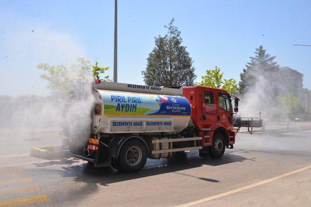 Aydın’da cadde ve bulvarlar dezenfekte ediliyor