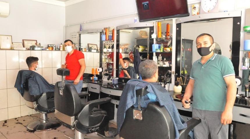 Berber, kuaför ve güzellik salonları yeniden faaliyete geçti