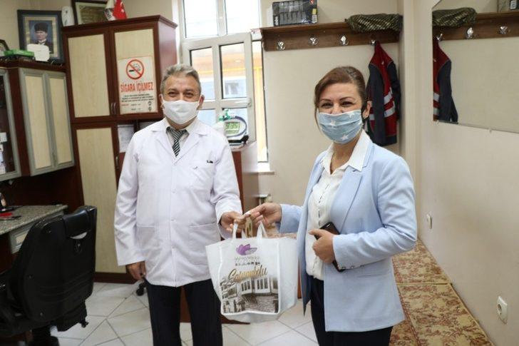 Safranbolu’da berber ve kuaförlere temizlik kiti dağıttı G1