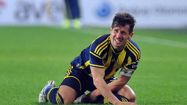 Jardel, Emre Belözoğlu'nun üzerine çarpı attı