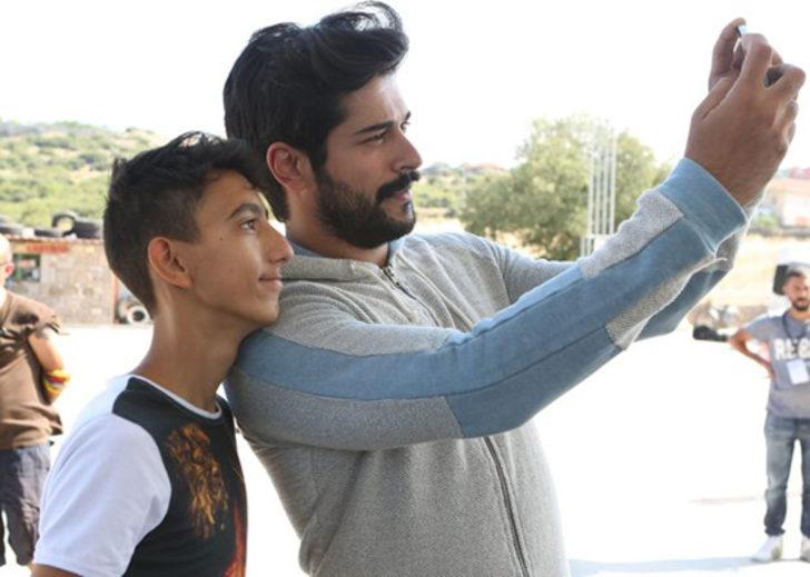 Hayranlardan film setine baskın G4