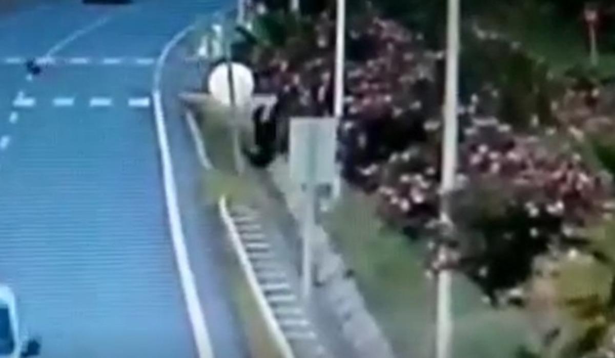 Antalya&rsquo;da korkun&ccedil; kaza! Havada taklalar atıp metrelerce ileri u&ccedil;tu