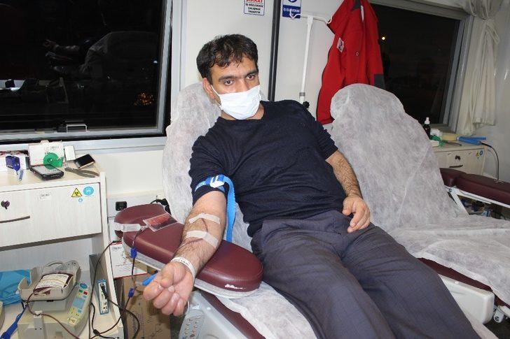 Elazığ’da eğitimcilerden “İyilik Kanımızda Var” sloganıyla kan bağışı G3