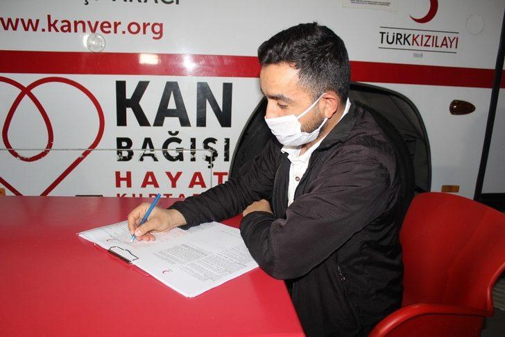 Elazığ’da eğitimcilerden “İyilik Kanımızda Var” sloganıyla kan bağışı G5