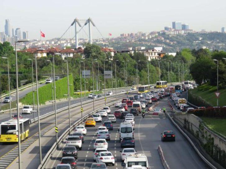 İstanbul'da boğaz köprülerinde trafik yoğunluğu!  G1