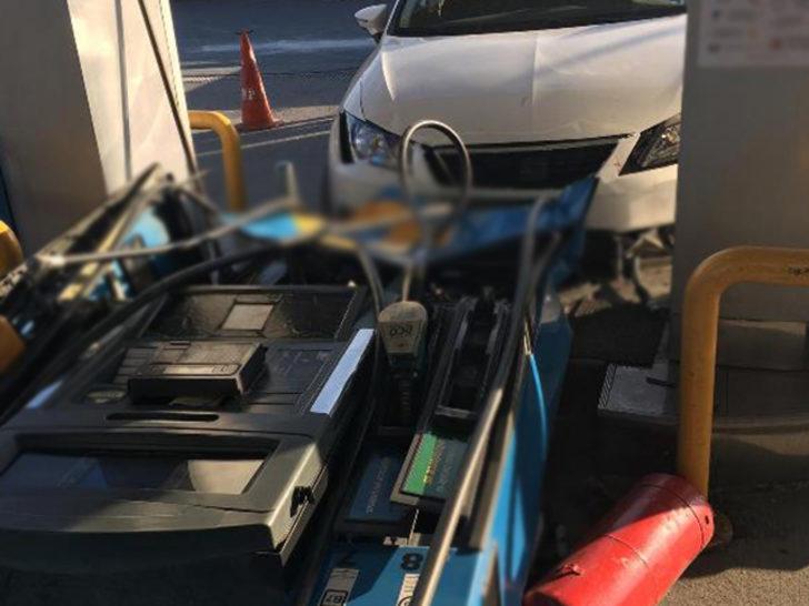 İstanbul'da korku dolu anlar! Otomobil akaryakıt istasyonuna daldı  G4