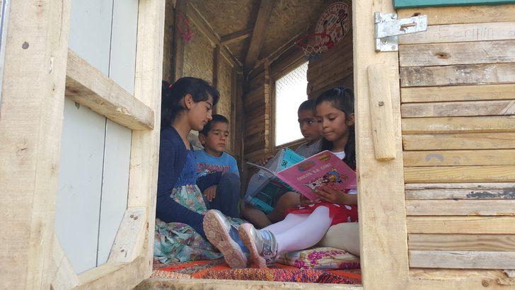 Çocukları için bahçesine ağaç ev yaptı G5