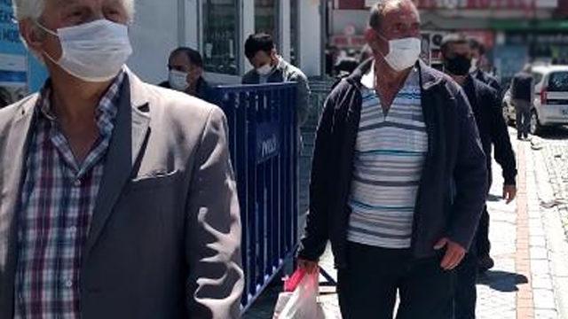 Rize'de uyarılara rağmen caddelerde hareketlilik sürüyor! Vali Yardımcısı'ndan açıklama