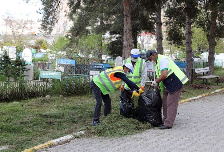 Van’da mezarlıklarda bahar temizliği G4