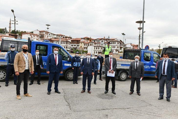 Ankara’da işleri azalan dolmuşcu esnafına gıda yardımı G4