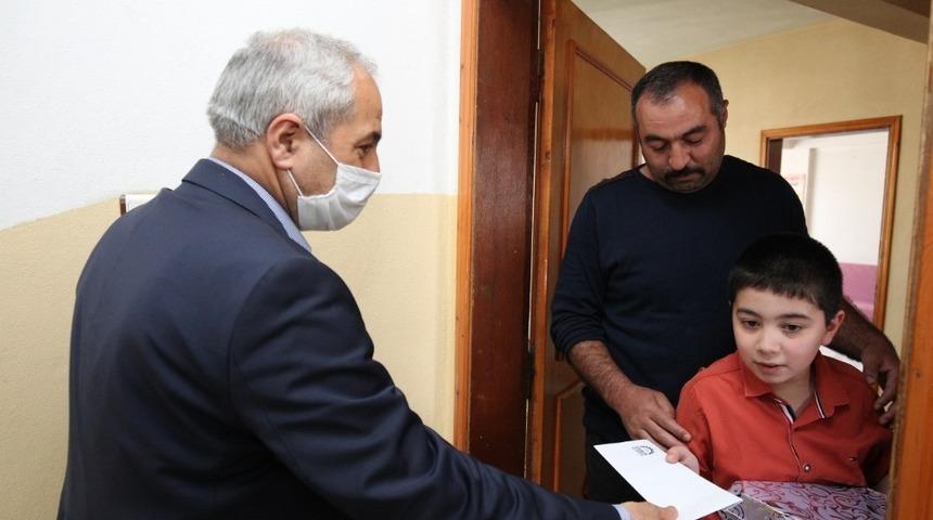 Başkan B&uuml;y&uuml;kg&ouml;z, &ouml;zel &ccedil;ocukları unutmadı