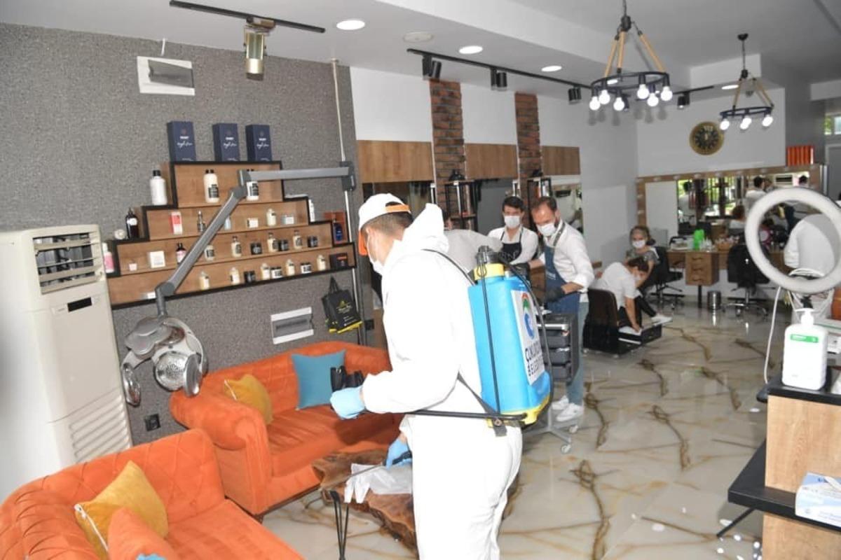 Berberler ve kuaf&ouml;rler dezenfekte edildi