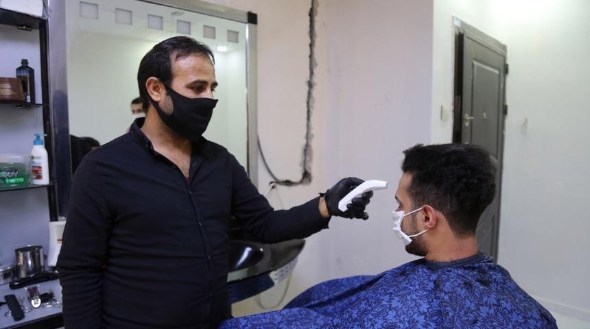 Eyy&uuml;biye&rsquo;de berber ve kuaf&ouml;rler dezenfekte edildi