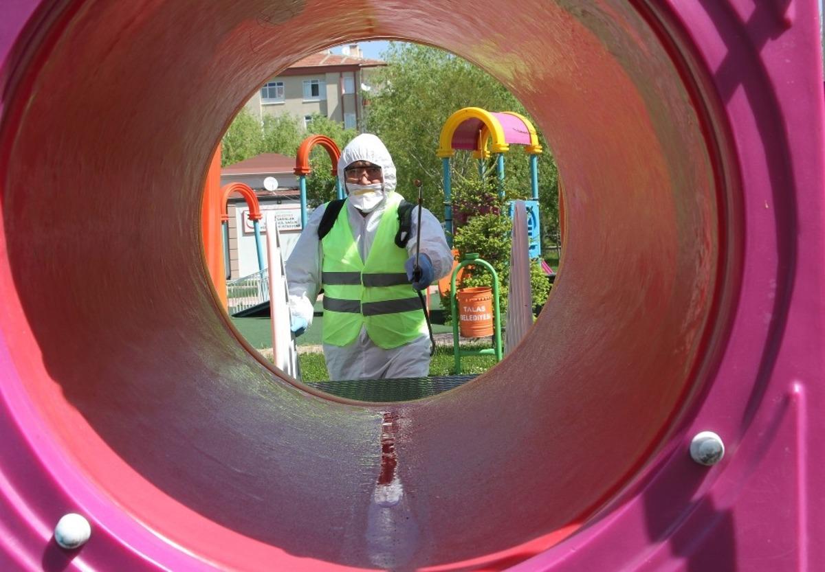 Talas&rsquo;ta parklar &ccedil;ocukları bekliyor