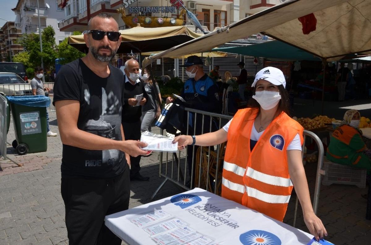 B&uuml;y&uuml;kşehir Alanya&rsquo;da maske dağıttı