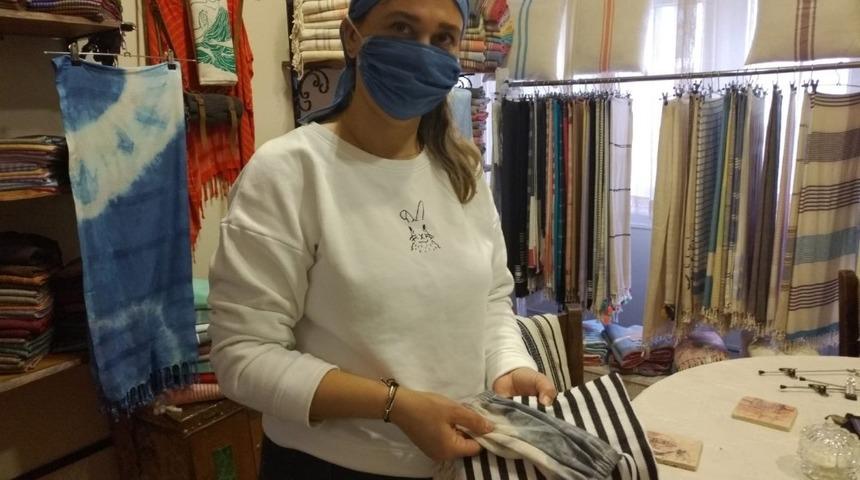 Maskeyi modaya uydurdu