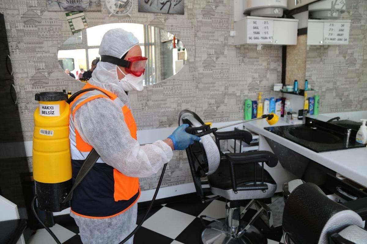 Kuaf&ouml;rlere y&uuml;z koruyucu siperlik ve hijyen seti dağıtıldı