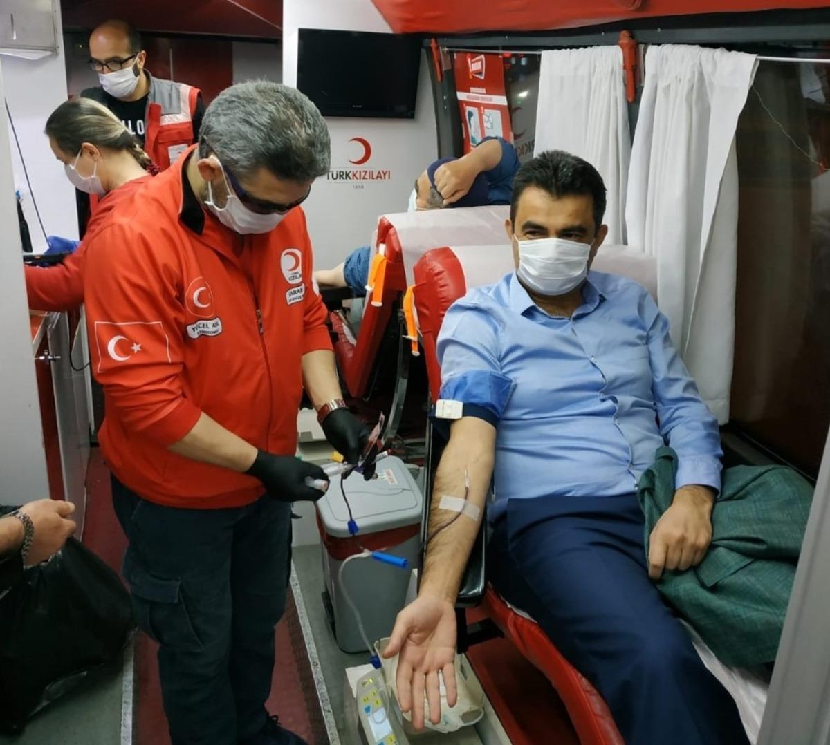 Safranbolu&rsquo;da &ouml;ğretmenlerden kan bağışı