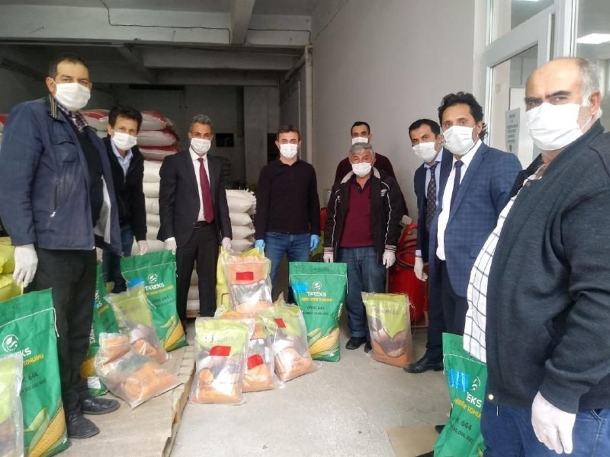 Bilecik il genelinde &ccedil;ift&ccedil;ilere 5 ton sertifikalı yonca tohumu temin edildi