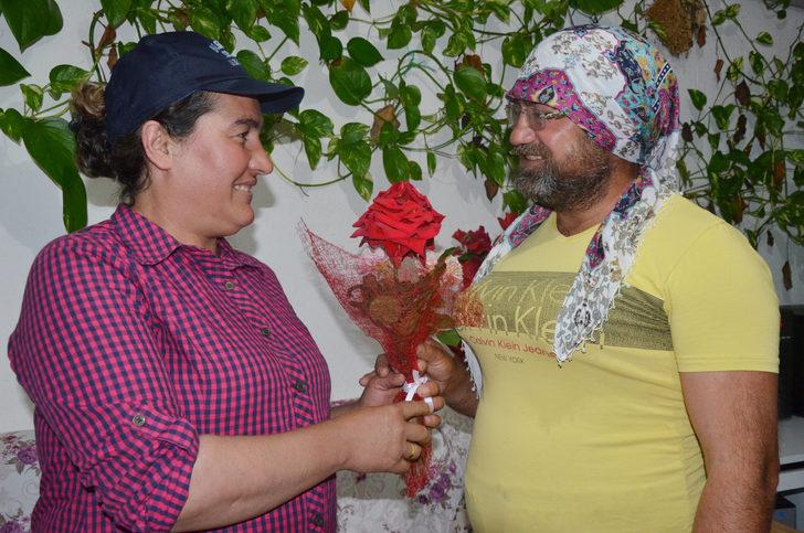 Anneler günü sürprizinin böylesi! Eşi için kadın kılığına girip anneler gününü kutladı G1