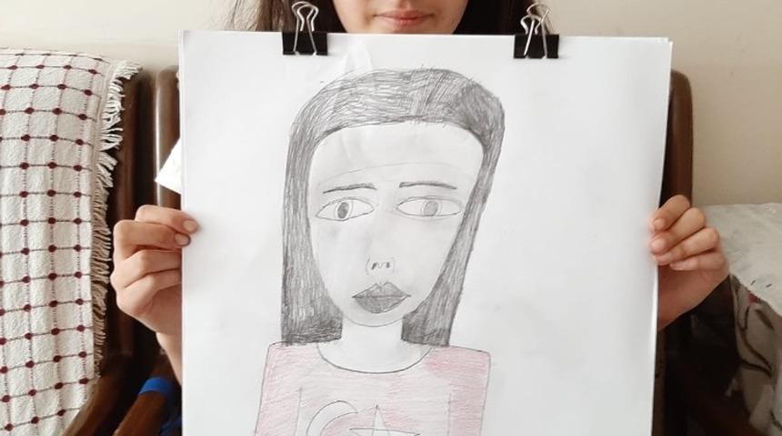 Karakalem ve kuru boya ile yaptığı resim sanal sergide