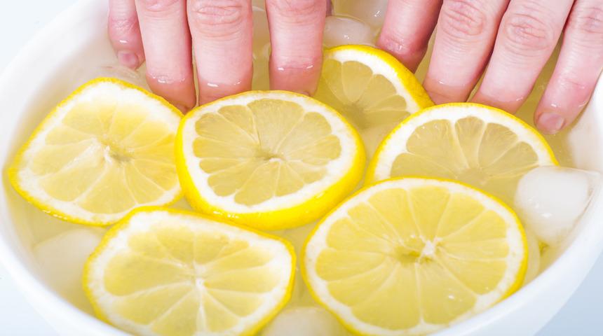 Meğer hepimiz yanlış yapıyormuşuz! İşte tırnak bakımında 3 mucizevi y&ouml;ntem...