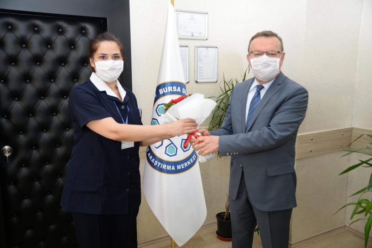 BU&Uuml; Hastanesi hemşirelerine &ouml;zel kutlama