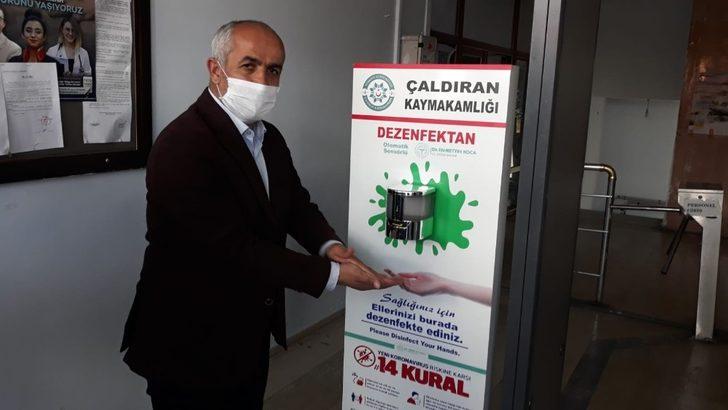 Çaldıran Belediyesinden sensörlü dezenfektan hizmeti G1