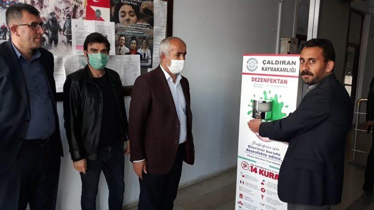 Çaldıran Belediyesinden sensörlü dezenfektan hizmeti G2