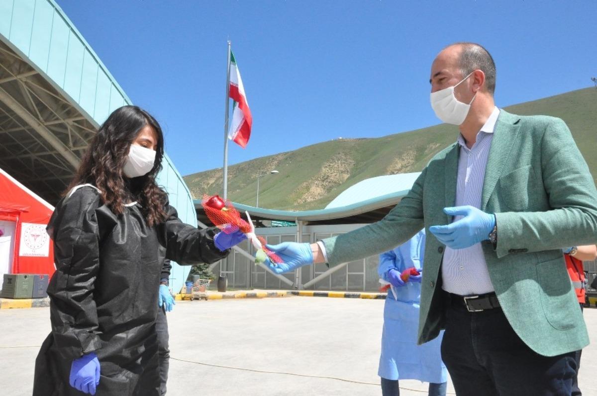 Başkan B&uuml;y&uuml;ksu&rsquo;dan sınırdaki sağlık &ccedil;alışanlarına g&uuml;l