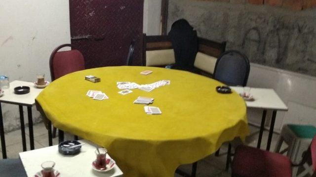 Akşehir’de kumar oynatılan eve baskın