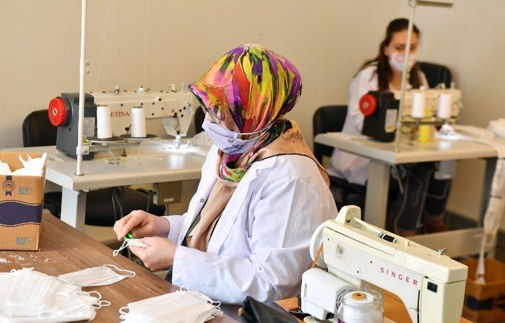 Taksim ve İstiklal Caddesi’nde günde 10 binden fazla maske dağıtılıyor G2