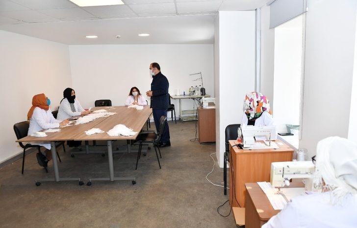 Taksim ve İstiklal Caddesi’nde günde 10 binden fazla maske dağıtılıyor G3