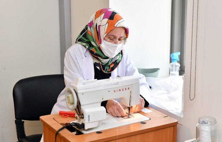Taksim ve İstiklal Caddesi’nde günde 10 binden fazla maske dağıtılıyor G5