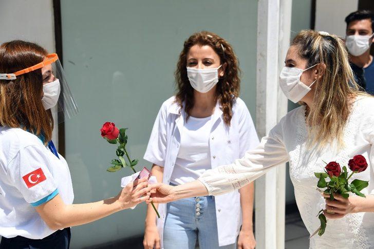 Büyükşehir Belediyesinden hemşirelere müzikli çiçekli kutlama G2