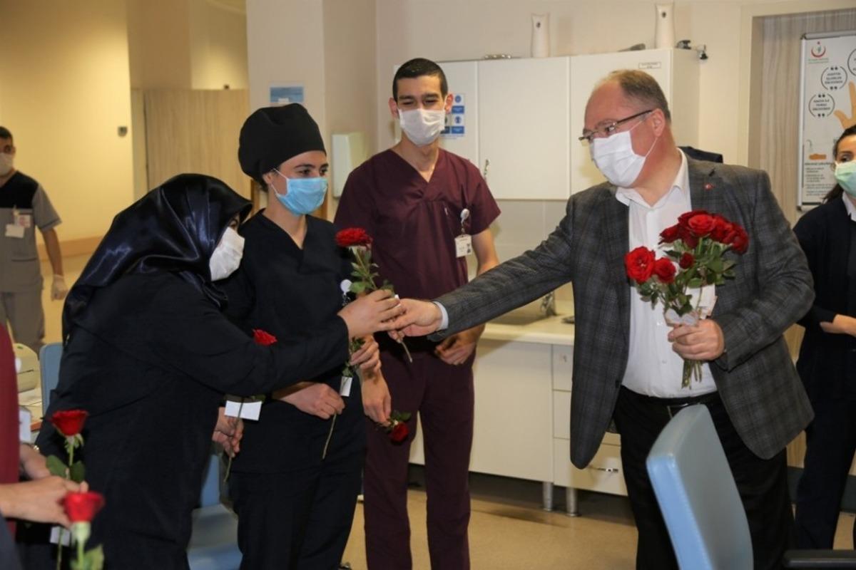 Başkan Bilgin hemşireleri unutmadı