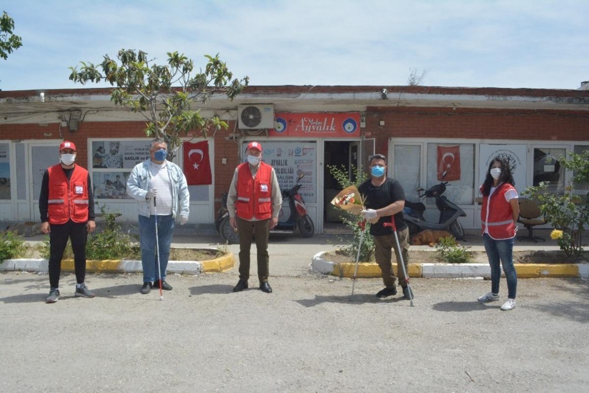 Ayvalık&rsquo;ta engellilere ziyaret jesti